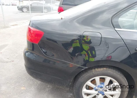 2014 Volkswagen Jetta 1.8T Se from USA, damaged, VIN 3VWD17AJ7EM398548